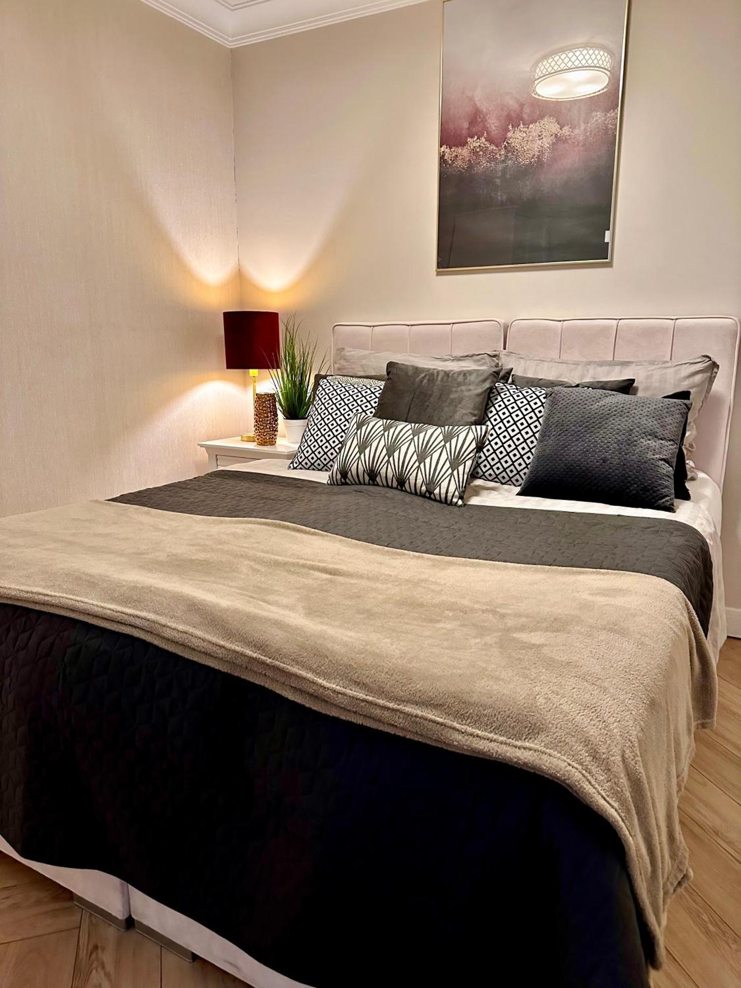 Apartamenty Kielce- Apartament Rubin Przy Zalew Kielecki, Faktura, Parking, Centrum 外观 照片
